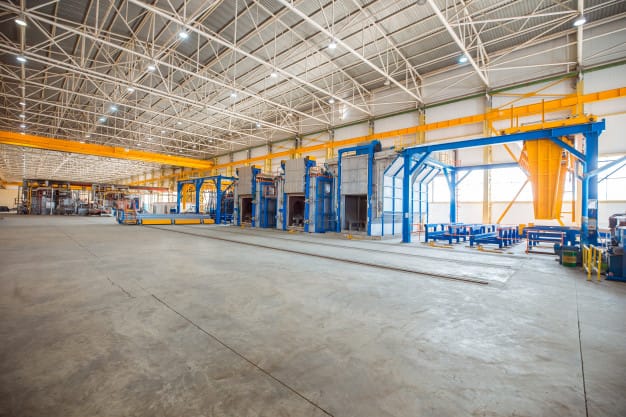 hornos-metalicos-dentro-gran-fabrica-equipos-pesados_114579-2820